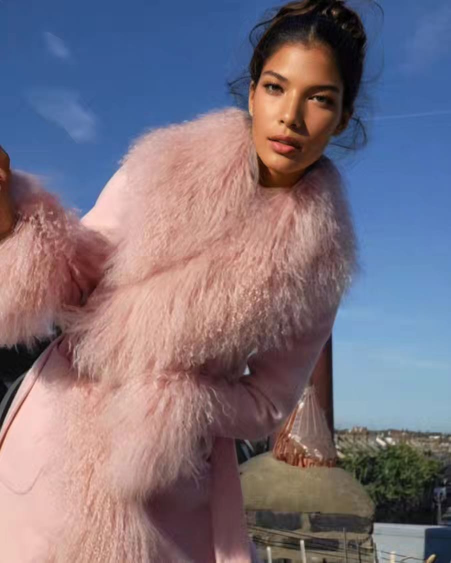 Nila coat by Aql&Nafs in pink cashmere-wool with soft shearling at collar and cuffs